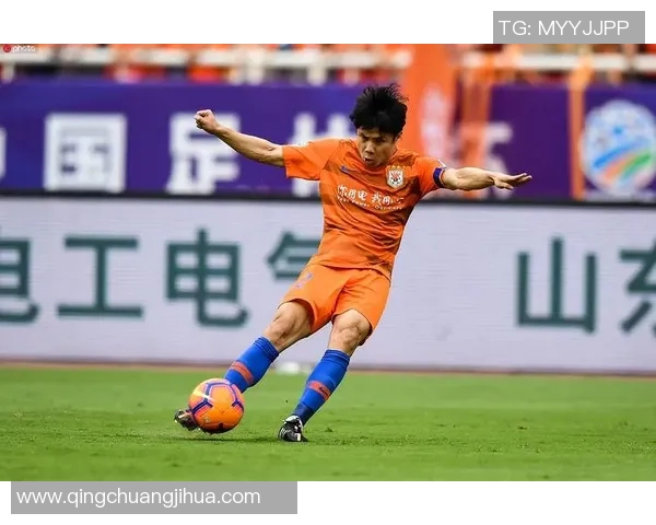 中国足球名将高峰的辉煌岁月与赛场风云全面回顾